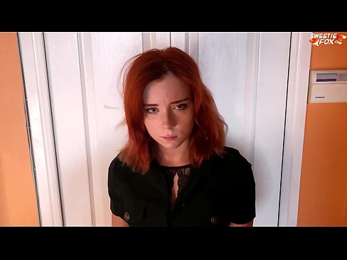 ❤️ Ghearr Garda Slándála Pionós ar Bhean Réidh as Siopadóireacht - Cum I mBéil ❤️❌ Just a porn linn ﹏
